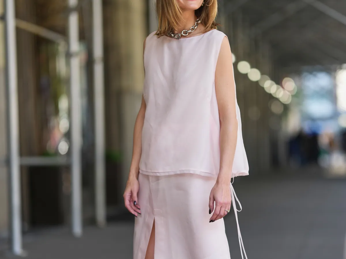 Divat 50 feletti nőknek, akik bátran viselhetnek pasztellszíneket.