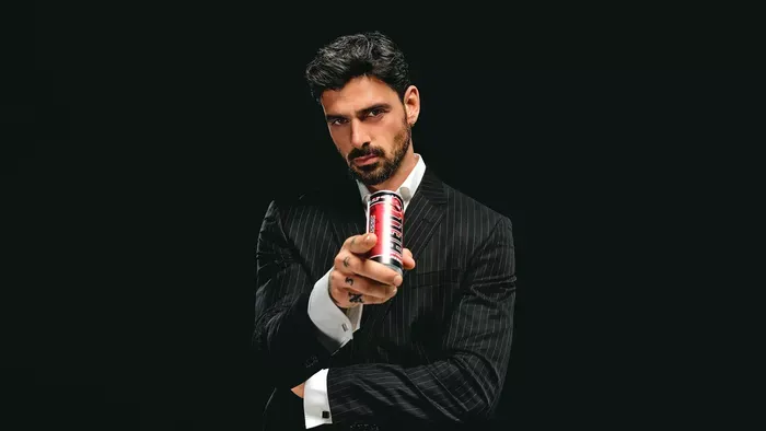 Michele Morrone Magyarországra érkezik