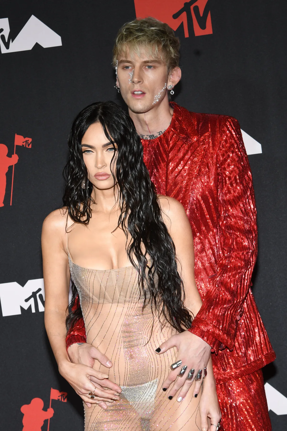 Machine Gun Kelly Megan Fox-szal való szakítása után is flörtölős komenteket ír a színésznő Instagram bejegyzéseihez