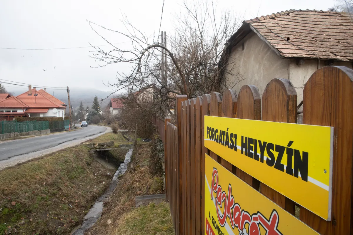 Pilisszentlélek utcáin forgatják A mi kis falunkat.