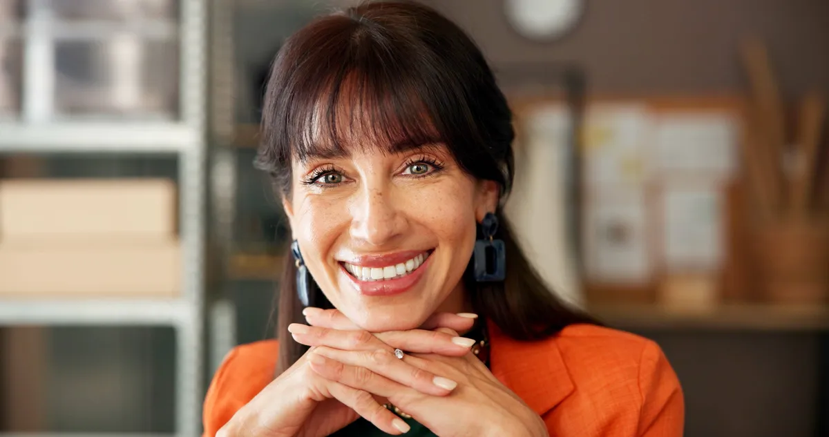 A számmisztika alapján gyönyörű, vonzó, középkorú nő.