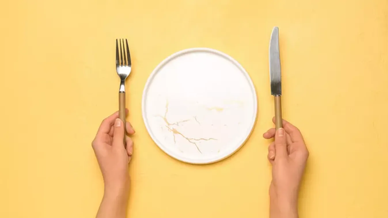 Így tüntetheted el egyszerűen a karcolásokat a tányérokról