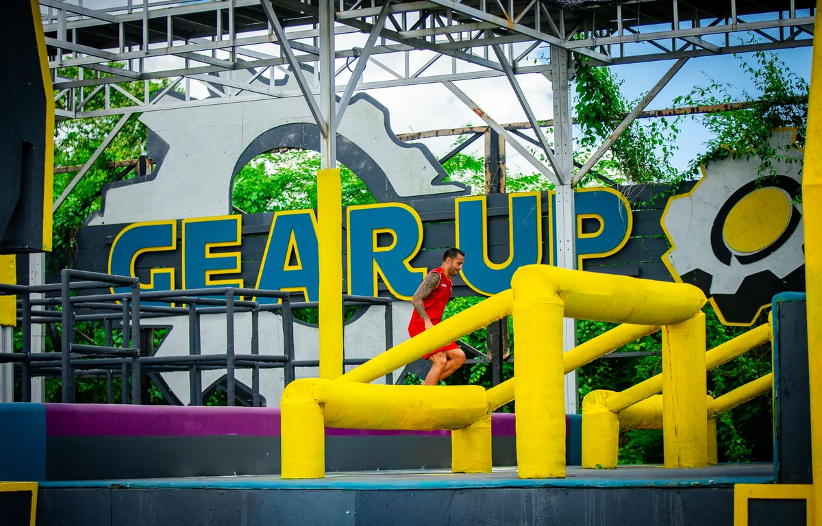 Az Exatlon akaálypályái feladják a leckét Lencse Lacinak. 