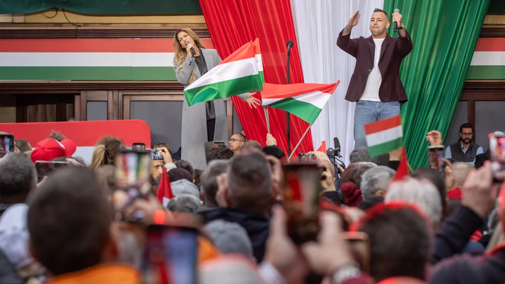 Orbán Viktor Országjárás Székesfehérvár 2026.04.10.
Radics Gigi, Curtis