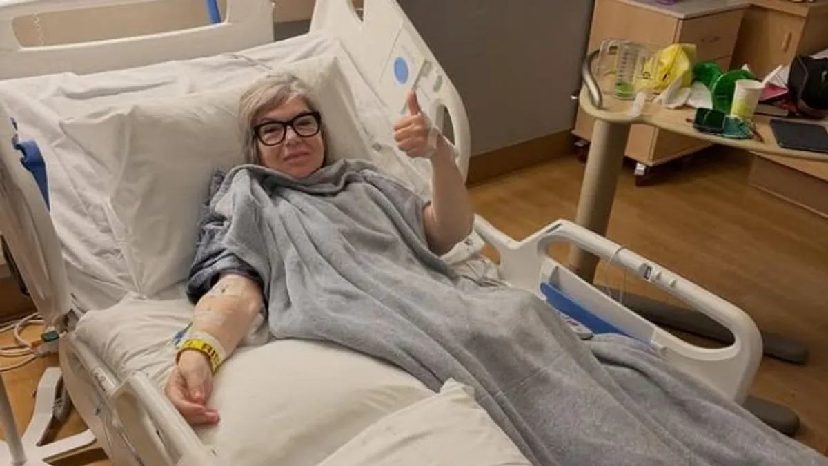 „Készen állok a következő kalandomra” – kórházi ágyából jelentette be a színésznő, hogy ismét legyőzte a rákot