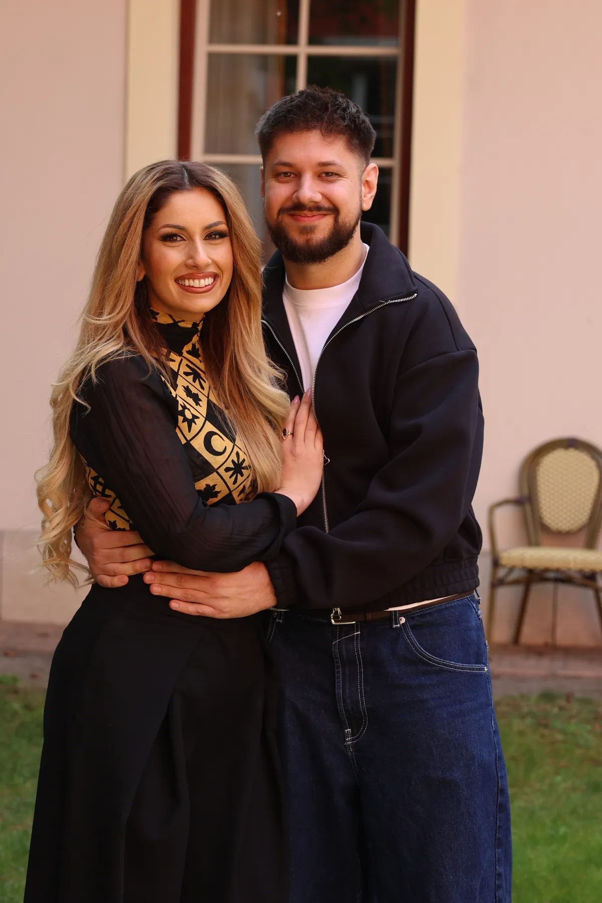 Radics Gigi és szerelme, Mackó Miki szinte ragyonak a boldogságtól.