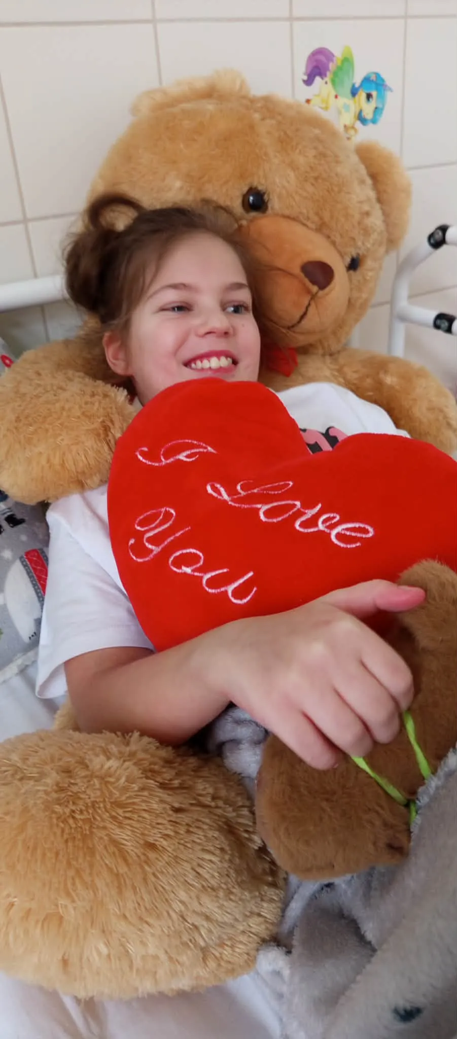 Kitti, a leukémiás kislány agyvérzést kapott, ami miatt végleg megvakult  