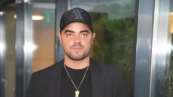 Young G Béci verssel várta lányát a húsvéti locsoláson