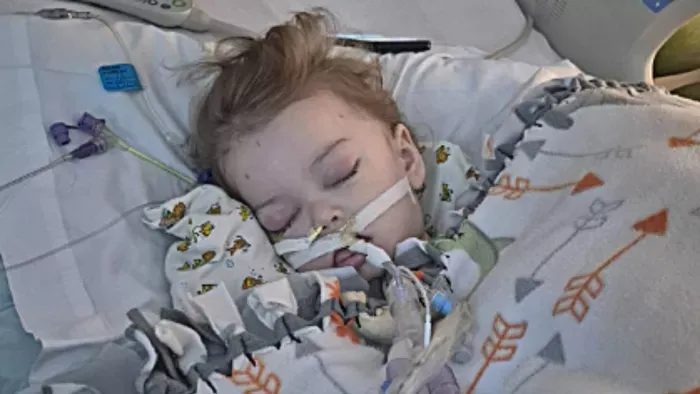 Le kell kapcsolni az egyéves kisfiút a létfenntartó gépekről