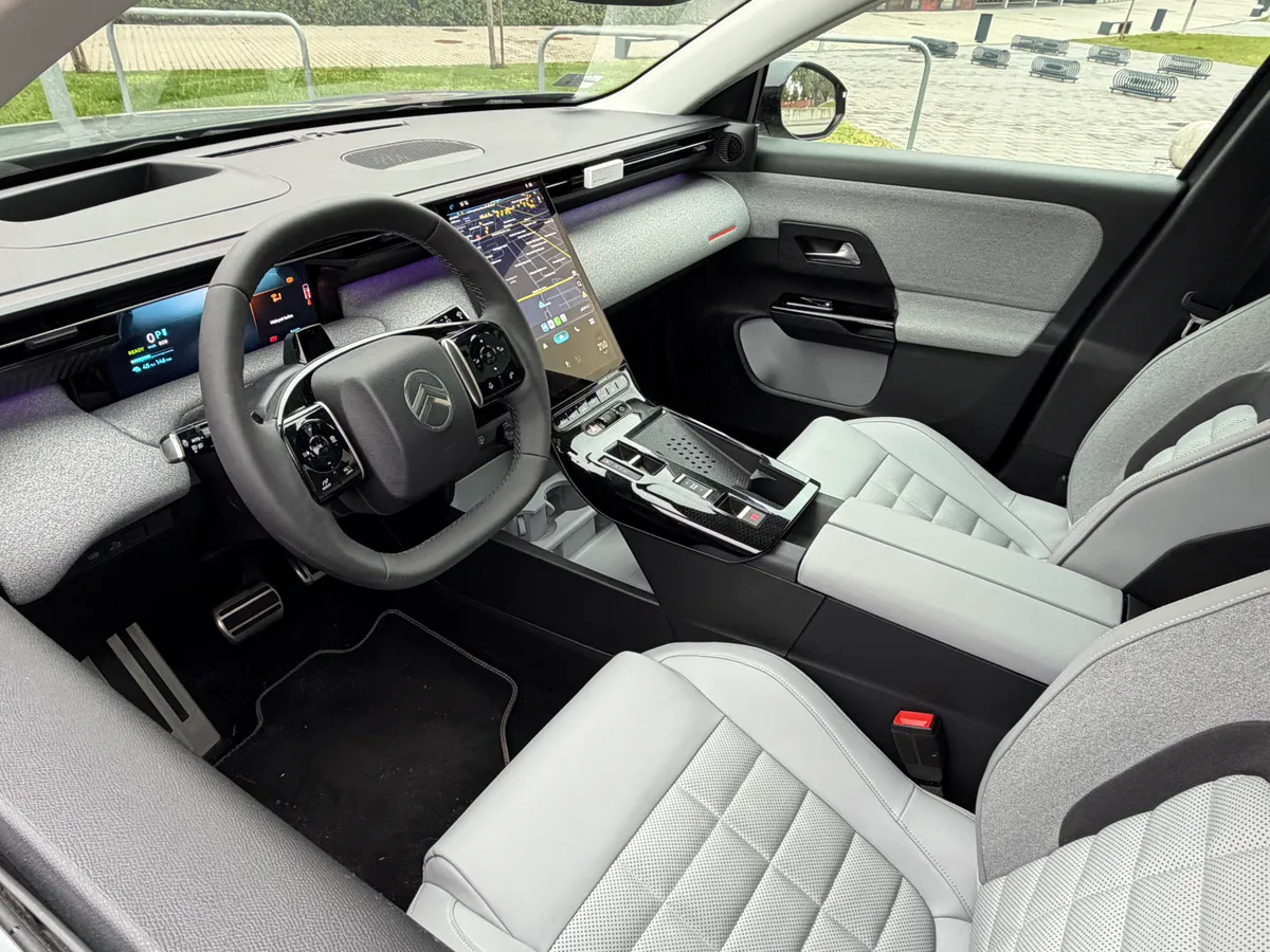 Fotó a Citroën ë-C5 Aircross belsejéről.