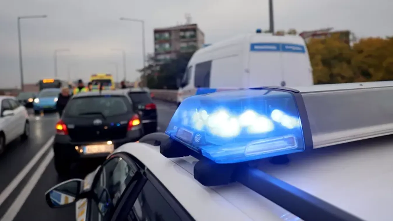 Hármas karambol volt Újhartyán közelében