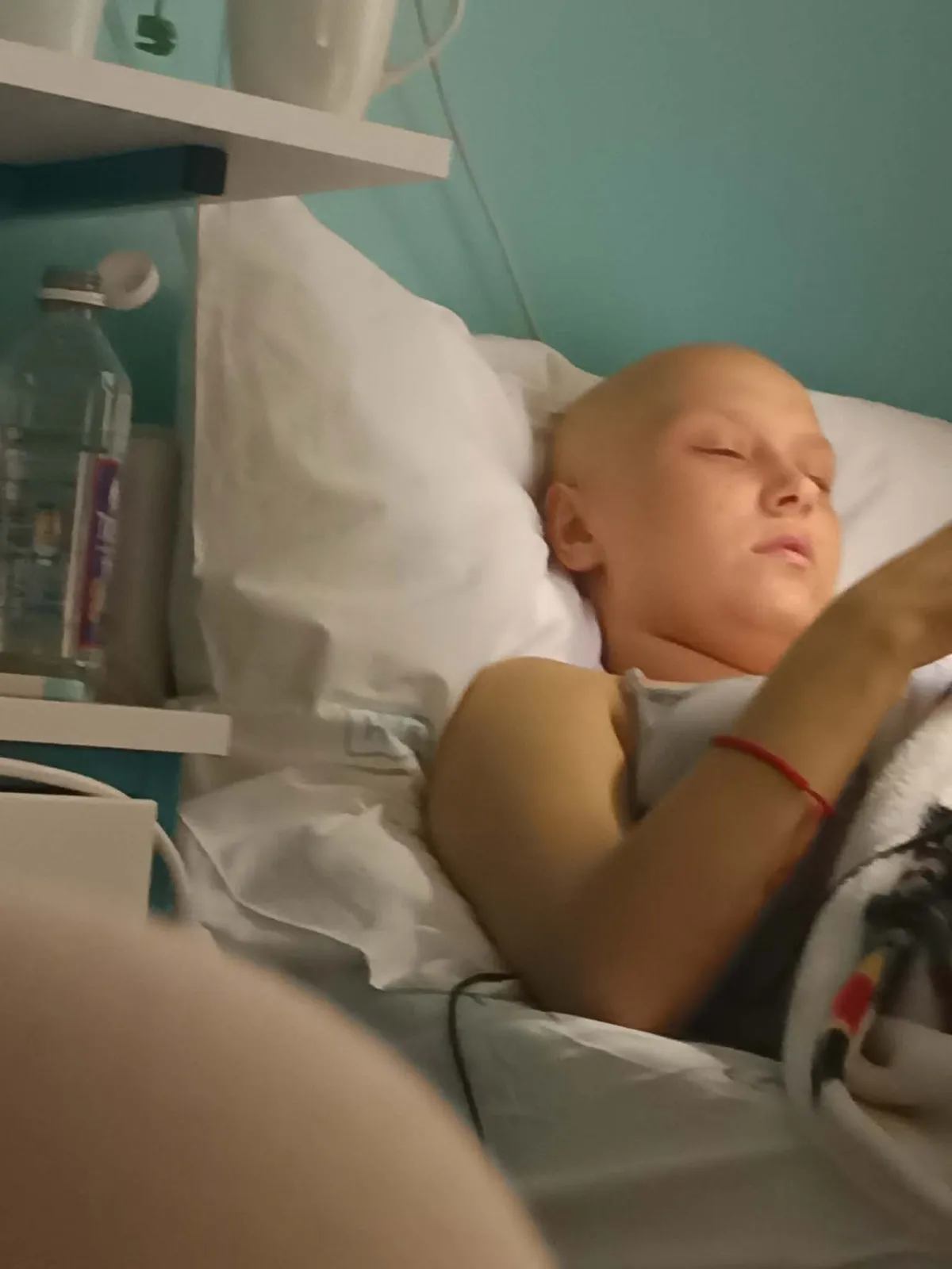 Csontvelő-transzplantáció után:  Eliza morfiumot kap a fájdalmaira 