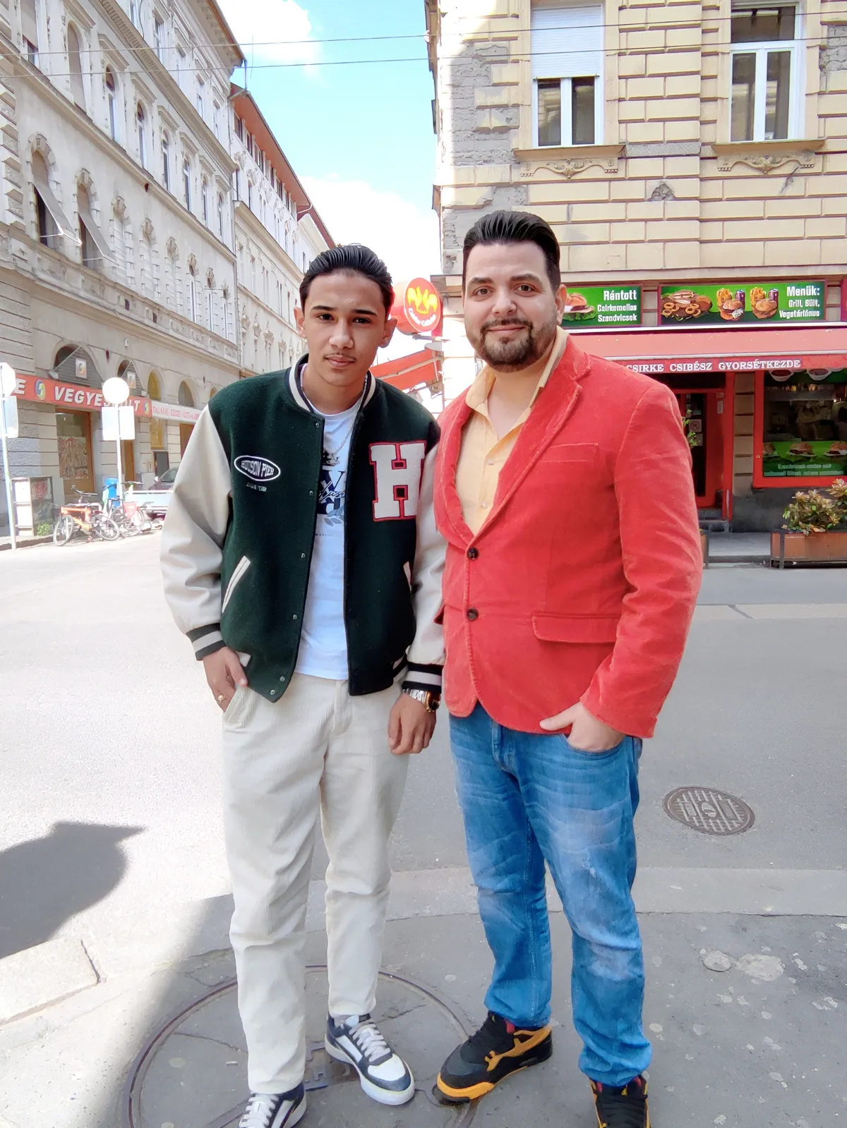 Csonka Mike Ádám Attila pályafutását egyengeti.