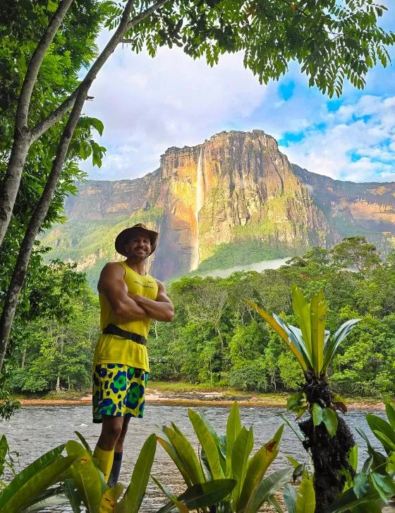 Gino Pop Venezuelában az Angel-vízesésnél.