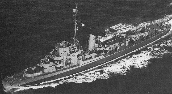 A USS Eldridge madártávlatból fotózva.