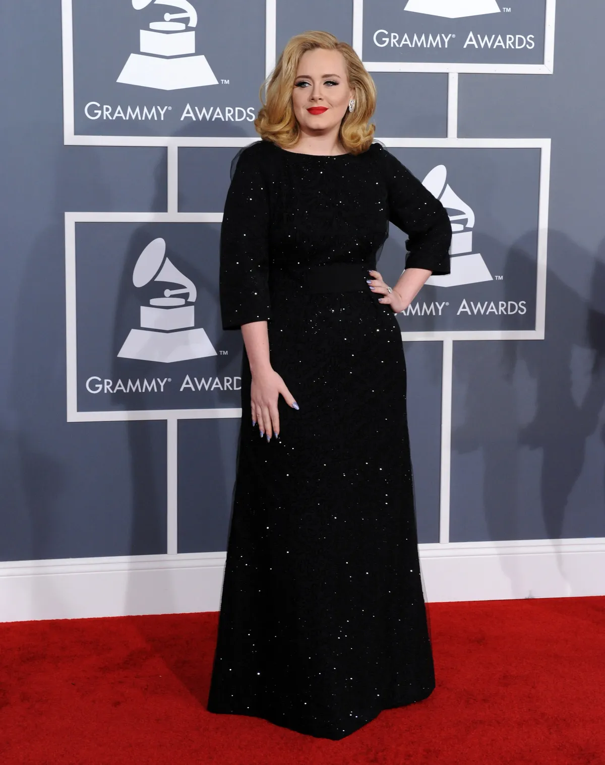 Adele öt év kihagyás után visszatért a stúdióba