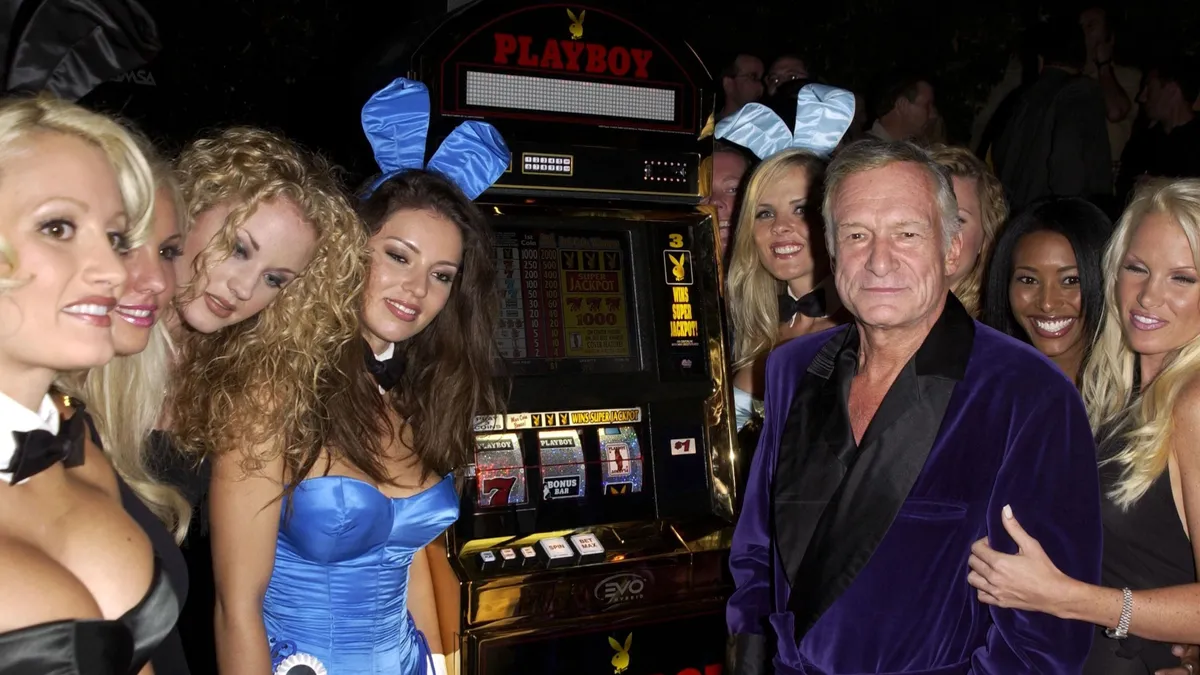 Kitálalt az egykori Playboy-nyuszi: ezt tette Hugh Hefner