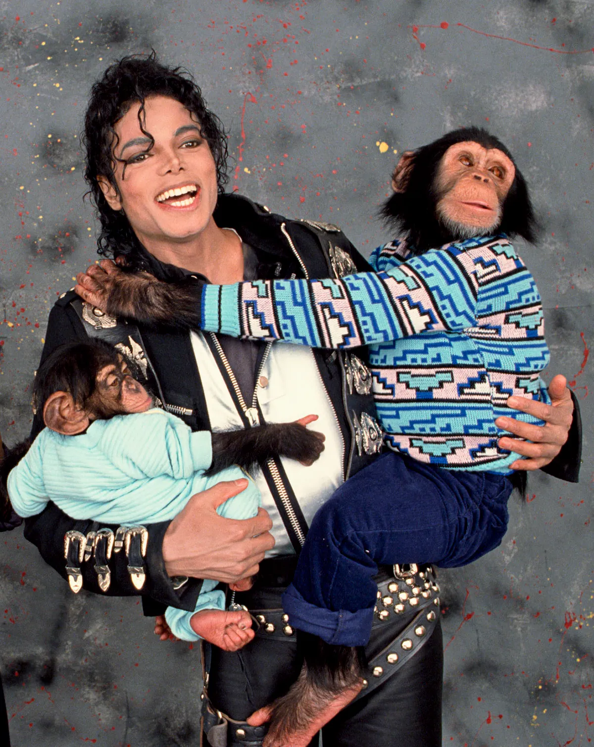 Michael Jackson csimpánzáról, Bubbles-ről álhírek kezdtek terjedni: egy AI generált kép szerint meglátogatta őt Jaafar Jackson 