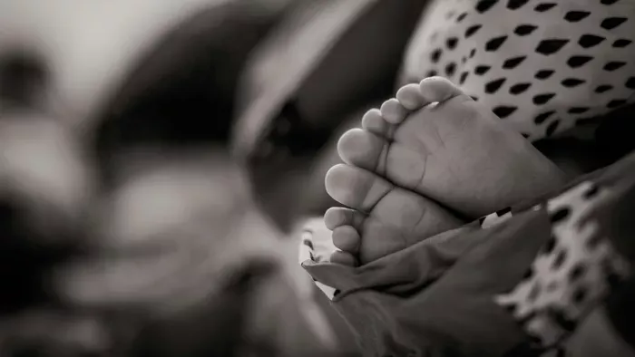 A kollégium vécéjében szülte meg kisbabáját egy 15 éves lány Pécsett