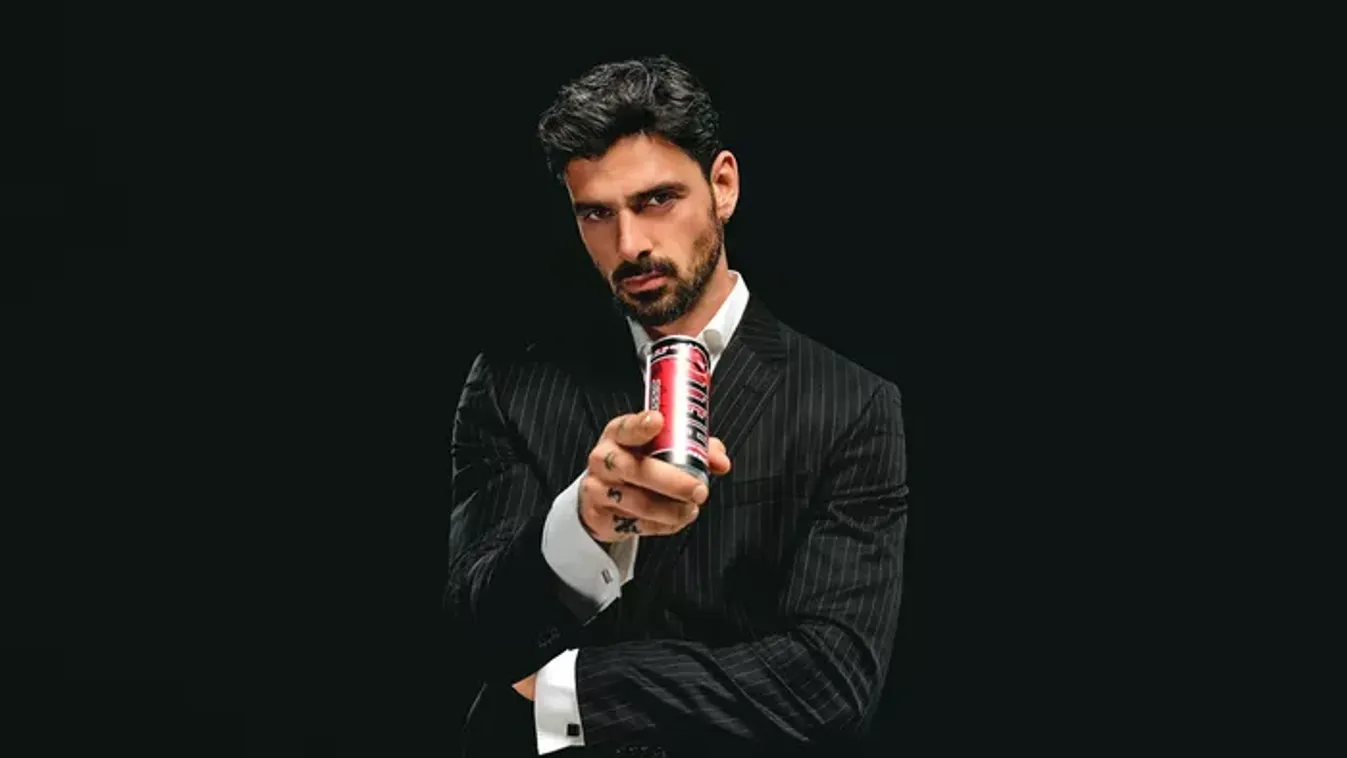 Michele Morrone Magyarországra érkezik: a nemzetközi filmsztár Budapesten tűnik fel április 24-én