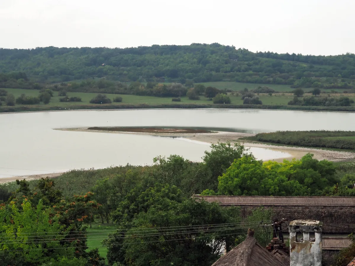 Magyarországi futóútvonal a tihanyi Belső-tónál.