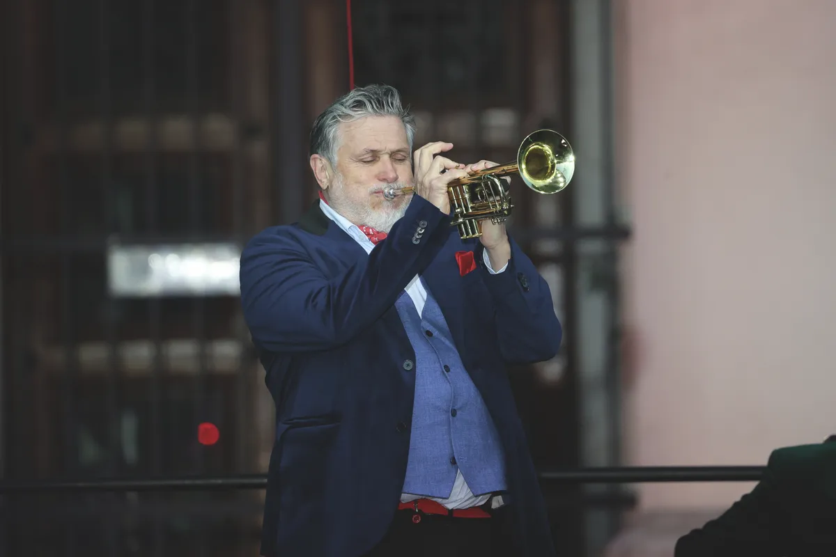 Galambos Lajos a Szenes Iván tér tizedik, jubileumi évfordulója alkalmából lépett színpadja.