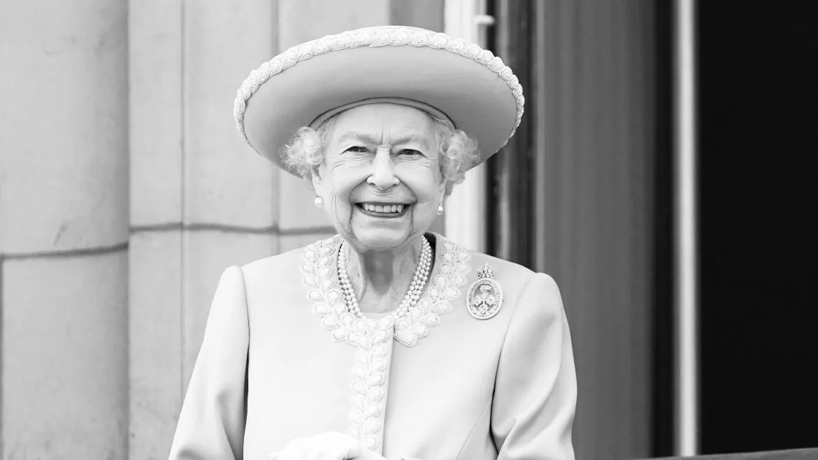 Károly királyt anyukája évfordulóján avatják fel 