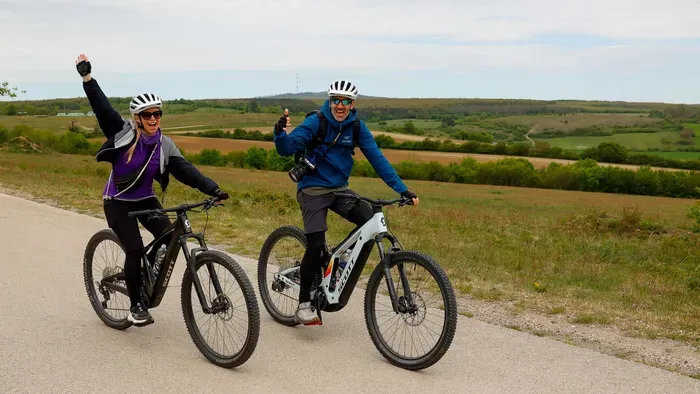 Szőlőhegyeken vezet át a Balaton-felvidék új kerékpárútja