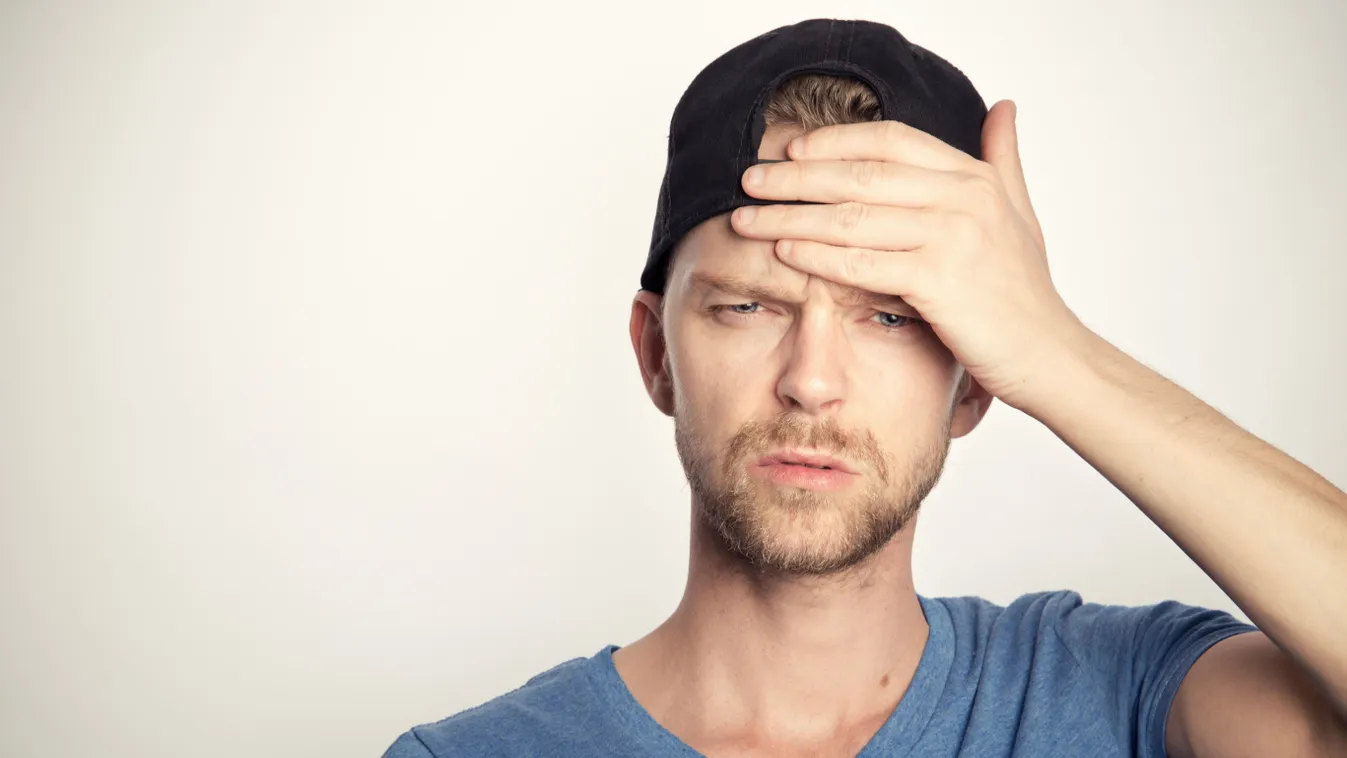 Memóriajavítóra szoruló memóriazavaros férfi