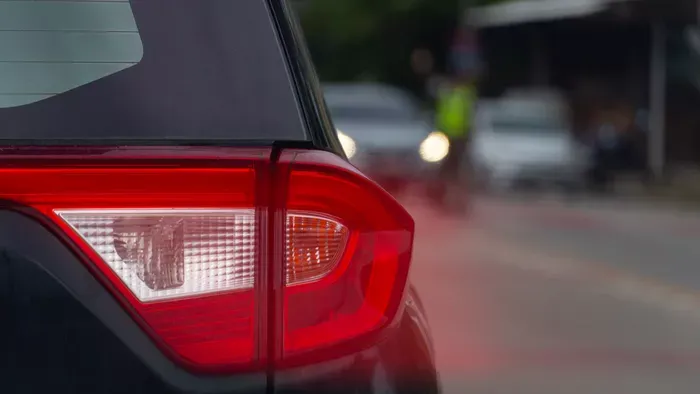 Nem úszod meg a gyorshajtást, ha koszos a rendszámod