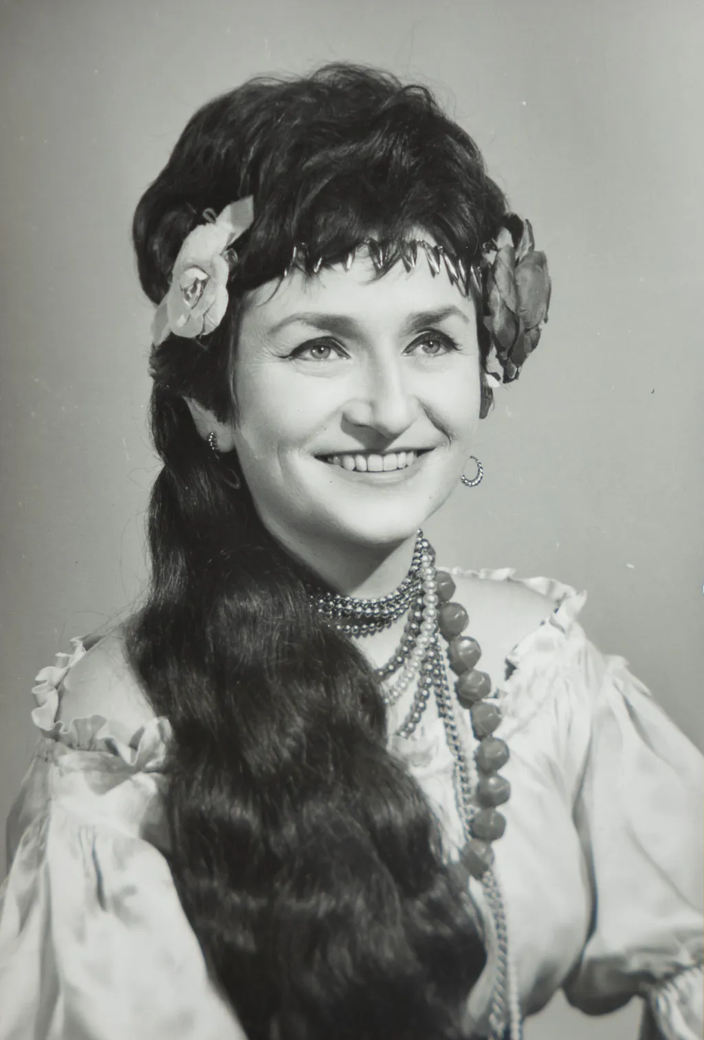 20230113 Érd

Madarász Katalin nótaénekesnő népdalénekes otthonában                                        
Fotó: Kállai Márton KM
Szabad Föld