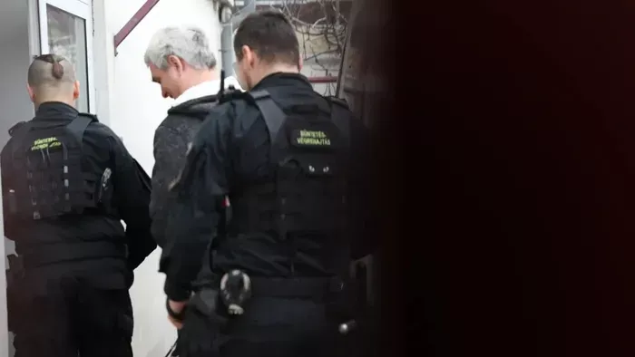 Igazi nehézfiúkkal ül a magyar gyilkos Floridában