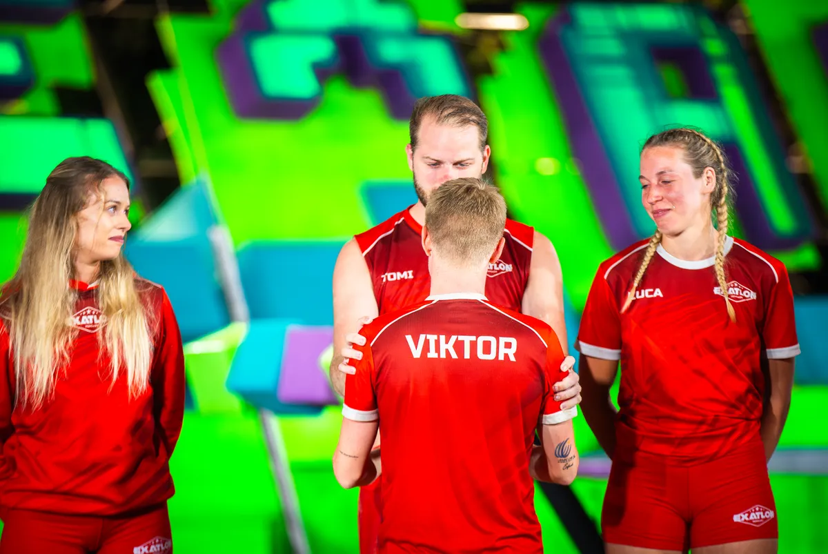 Az Exatlonból kieső Filutás Viktor így búcsúzik legyőzőjőjétől, Kenderesi Tamástól. 