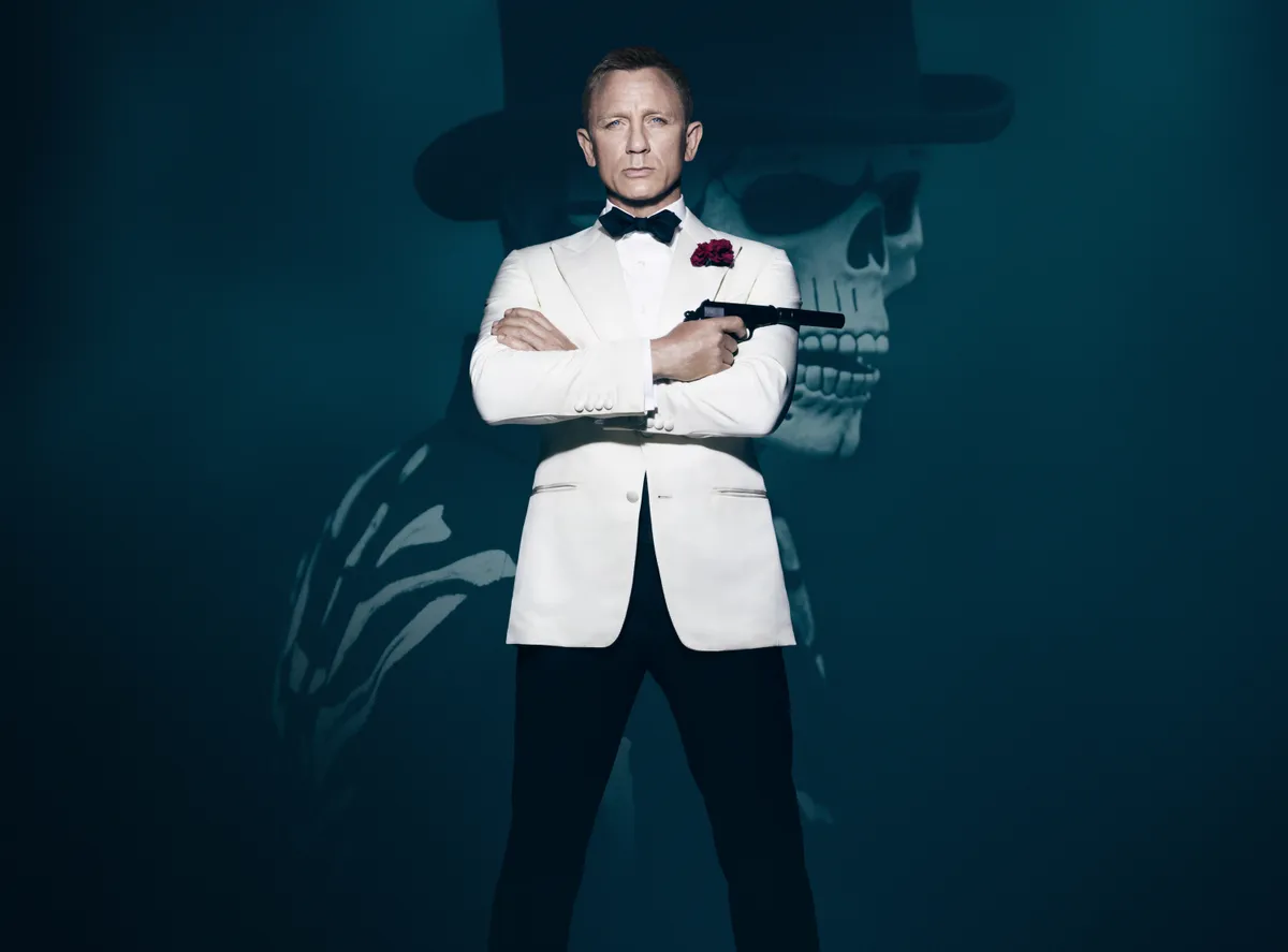 Daniel Craig a Fantom visszatér című James Bond film plakátján.