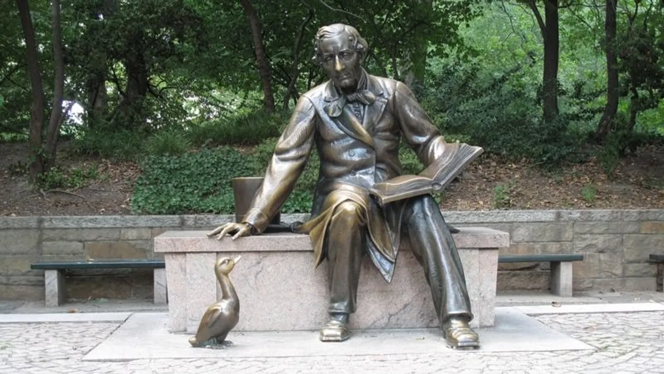 Andersen és a rút kiskacsa szobra New Yorkban.