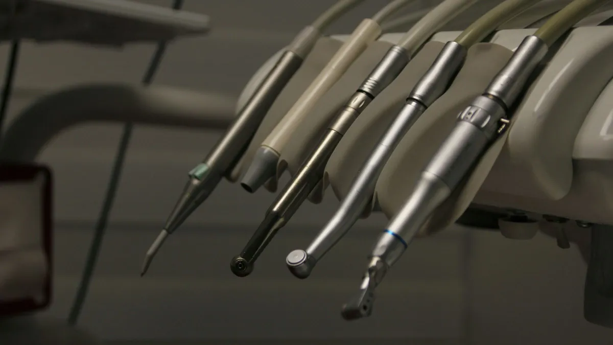 A tragédia előzménye egy félresikerült külföldi fogászati beavatkozás volt, amely után a férfi teljesen összeomlott.