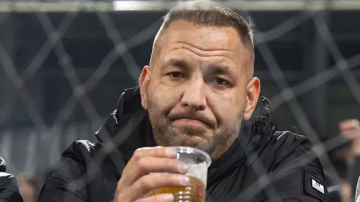 Egy év után újabb sorsdöntő tárgyalás előtt Curtis testvére