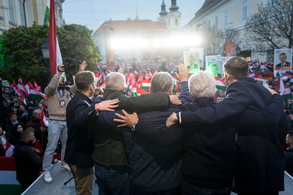 Orbán Viktor Országjárás Székesfehérvár 2026.04.10.
Dr. Cser-Palkovics András, Törő Gábor, Orbán Viktor, Vargha Tamás, Pásztor Bálint
