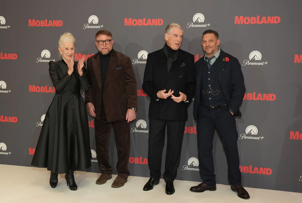 Tom Hardy mellett olyan nagy nevek is dolgoznak a sorozaton, mint Helen Mirren, Pierce Brosnan és Guy Ritchie