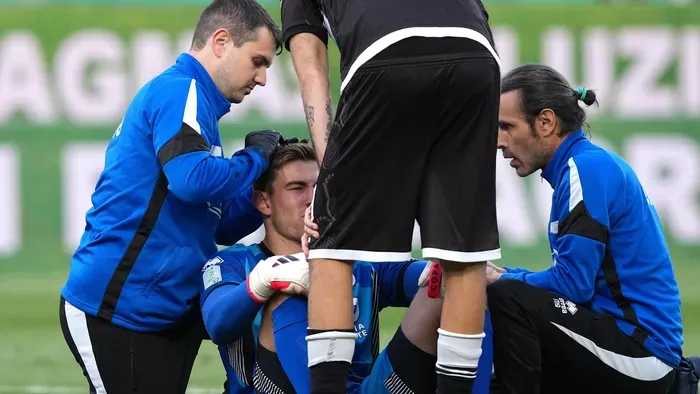 Borzasztó: meccs közben törte el a nyakát egy focista