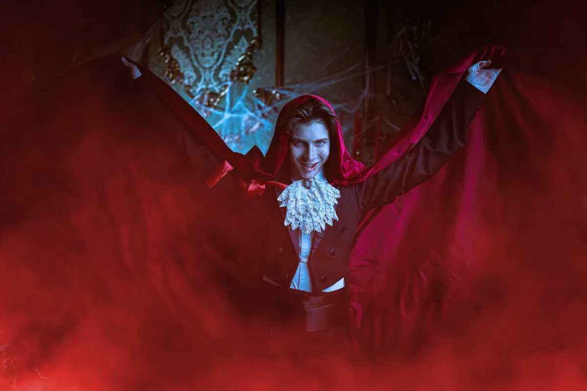 Vámpír piros ruhában Bram Stoker Drakula-története alapján