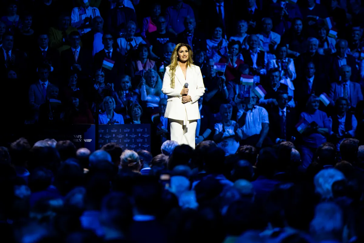 Radics Gigi tegnap az amerikai–magyar barátság napján nyújtott felejthetetlent.