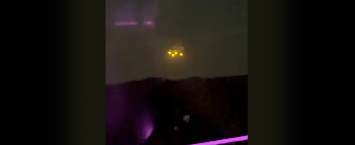 UFO tűnt fel az autópálya felett