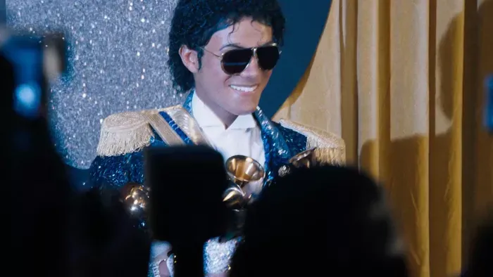 Szörnyű! Saját szereplői mentegetik a Michael Jackson-filmet