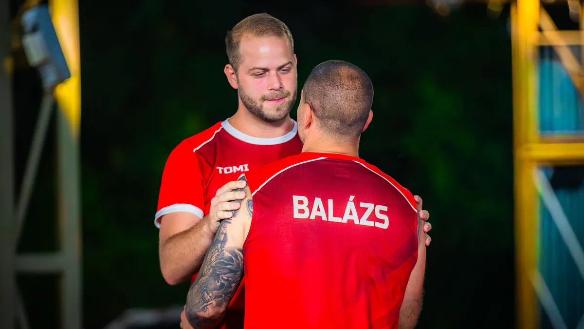 Kenderesi Tamás könnyekkel szemében búcsúzott az Exatlonból kieső Balázstól. 
