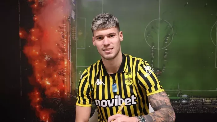 Melltartó nélkül fotózták Kerkez szuperszexi barátnőjét