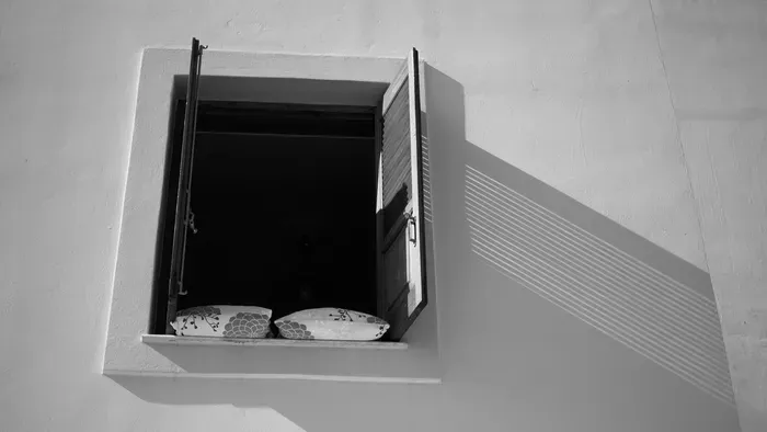 Kizuhant az ablakból az évtizedek óta körözött csaló