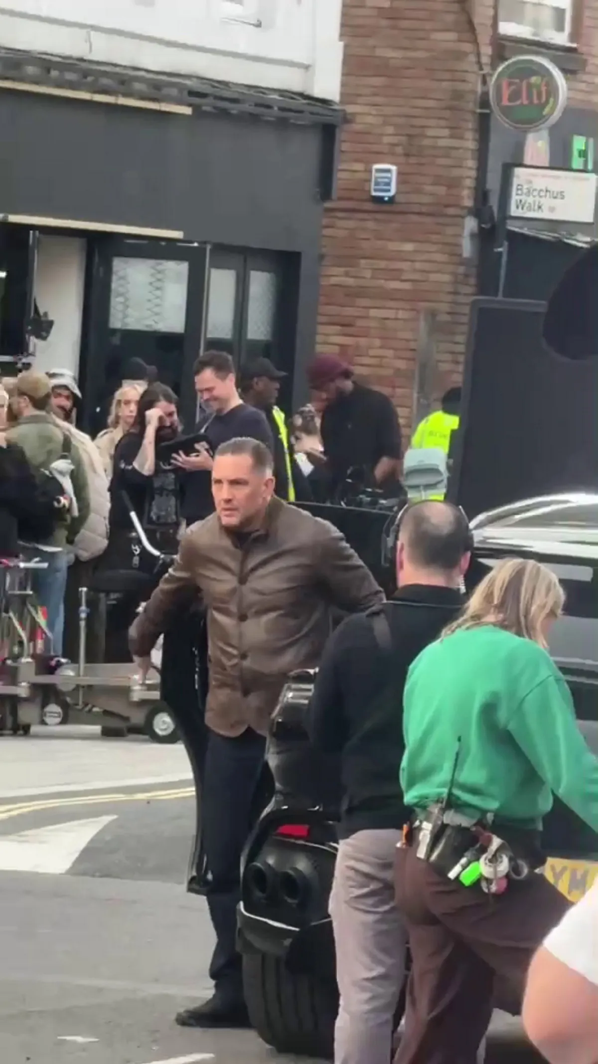 Tom Hardy jelenleg a Gengsztervilág második évadát forgatja Londonban