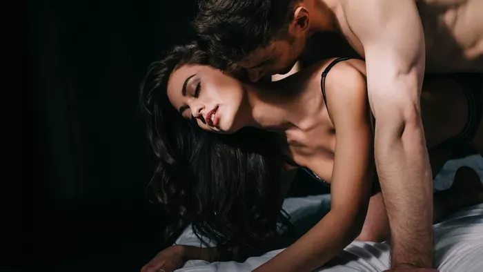 Szex után azonnal az utcára teszi szeretőjét a férfi