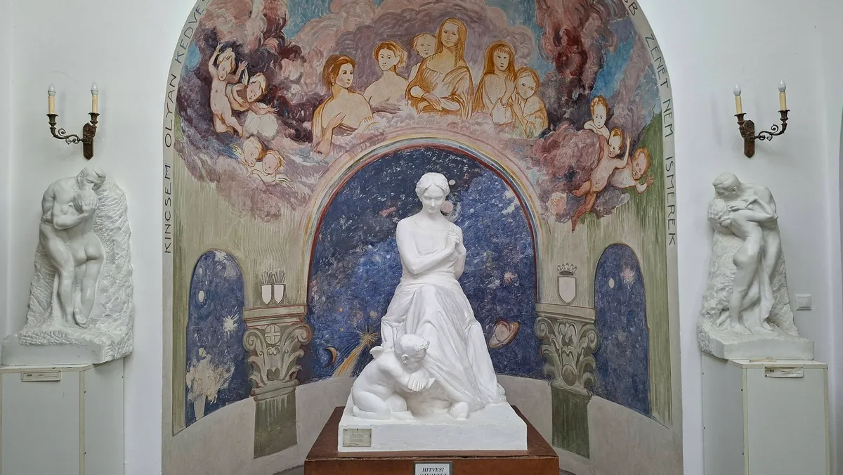 A hitvesi szeretet kápolnája a Bory-várban Székesfehérváron